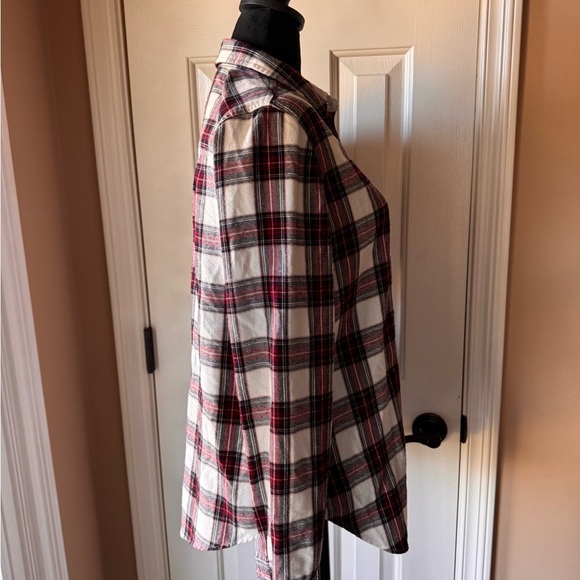 Abercrombie and Fitch Plaid Button-Up Shirt - Red, White & Black NWOT - Picture 3 of 9
